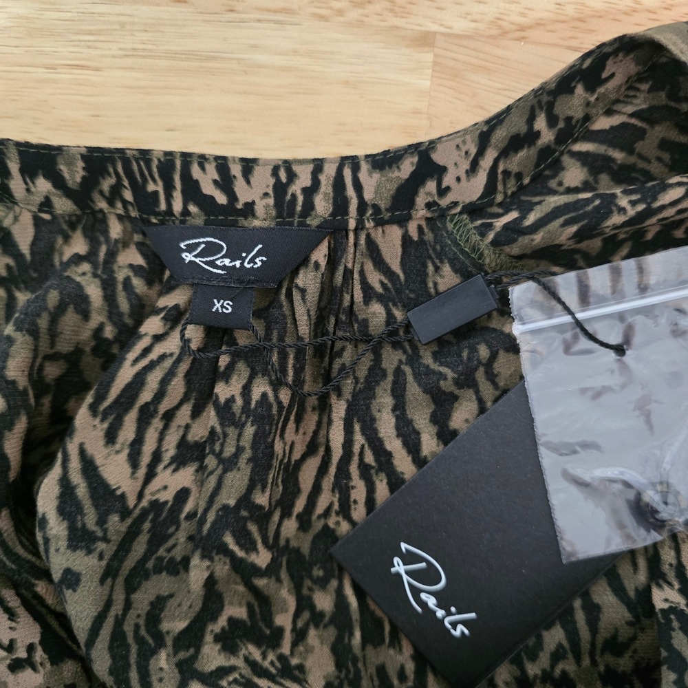 Rails Jasmine Olive Static Zebra Print Long Sleeve V Neck Mini Dress XS - Picture 3 of 9